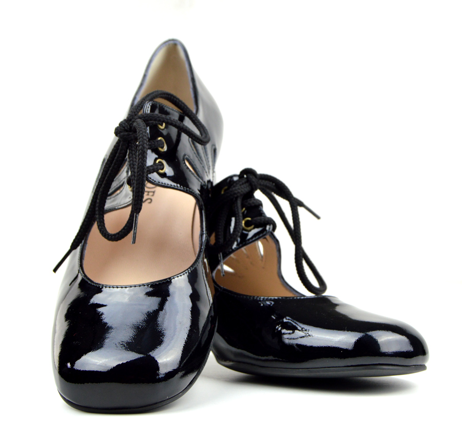 black patent leather ladies shoes