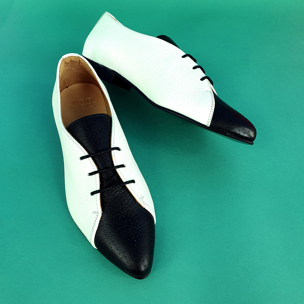 Black white best sale oxfords ladies