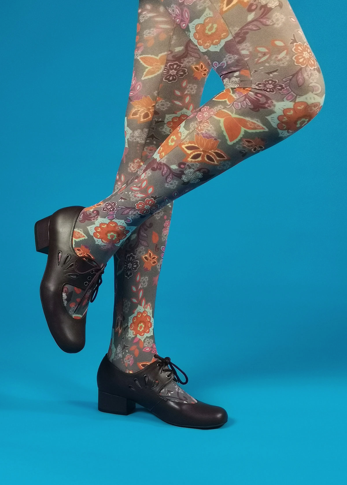https://www.modshoes.co.uk/wp-content/uploads/2022/02/mod-shoes-ladies-vintage-decorative-floral-printed-multicoloured-tights-03-1.jpg